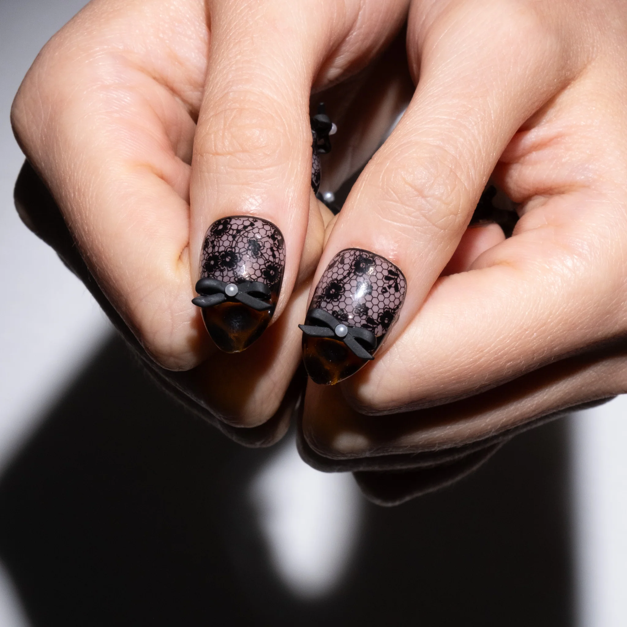 AFTER HOURS - Image 4